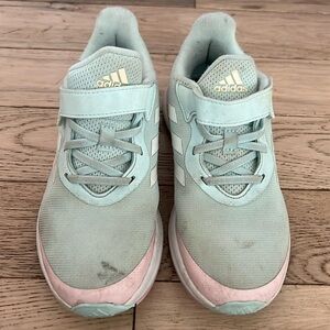 Girls adidas only wore a few times